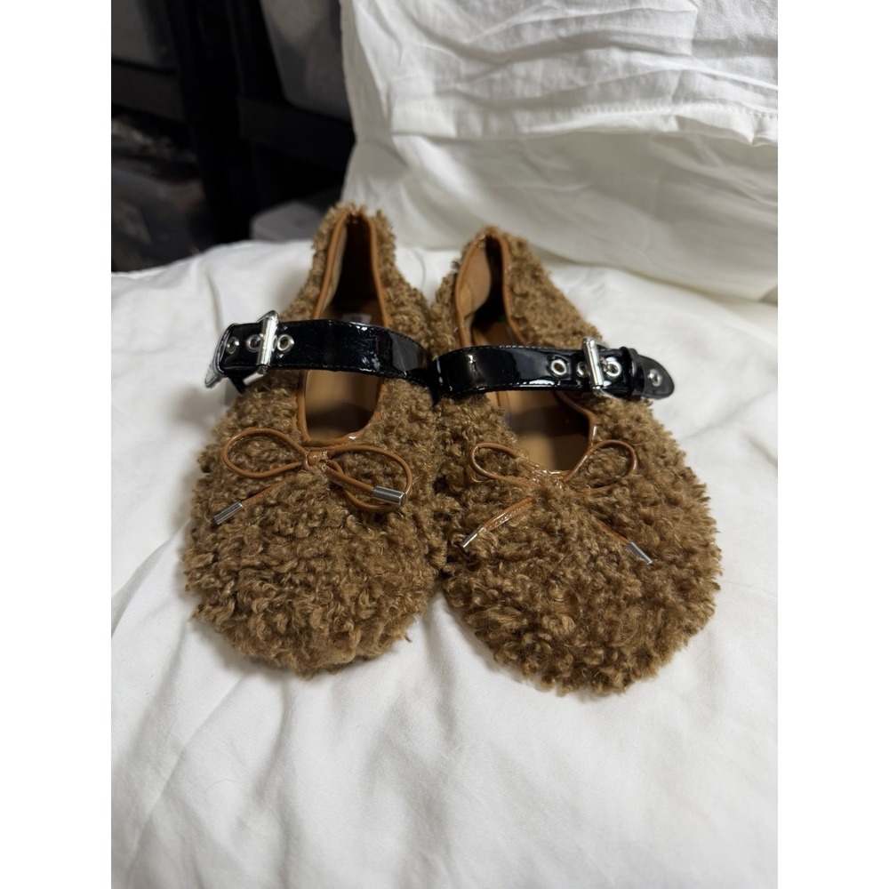 Steve Madden Women's Melvin Furry Flat Shoes Patent Strap Size 6.5‎